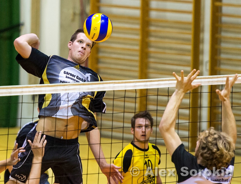 Julian Mann beim Mittelangriff