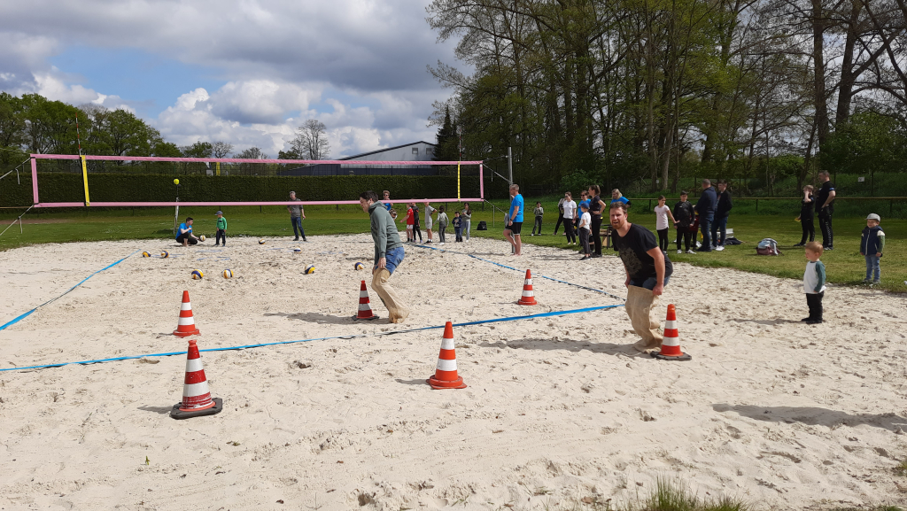 Sackhüpfen - Erwachsene